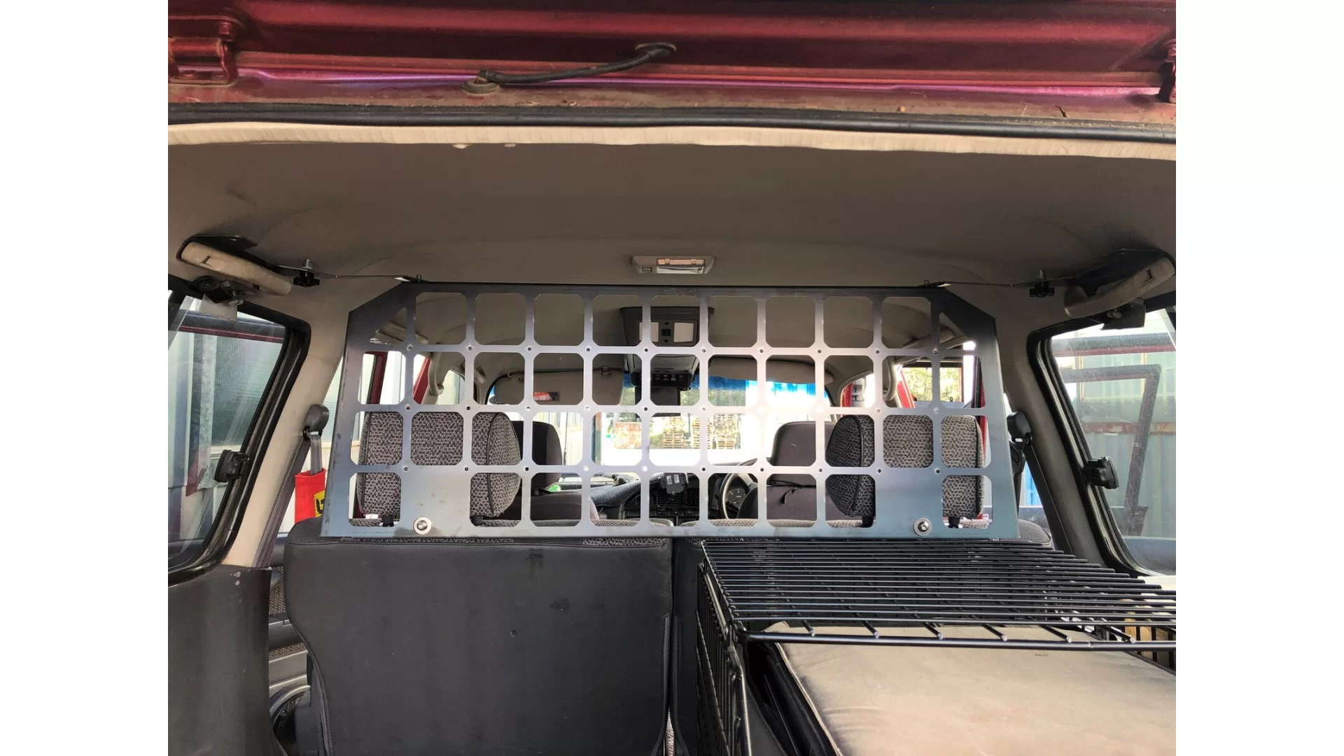 Kaon Light Cargo & Pet Barrier to suit Toyota LandCruiser LC80 - KS0007 - View 4