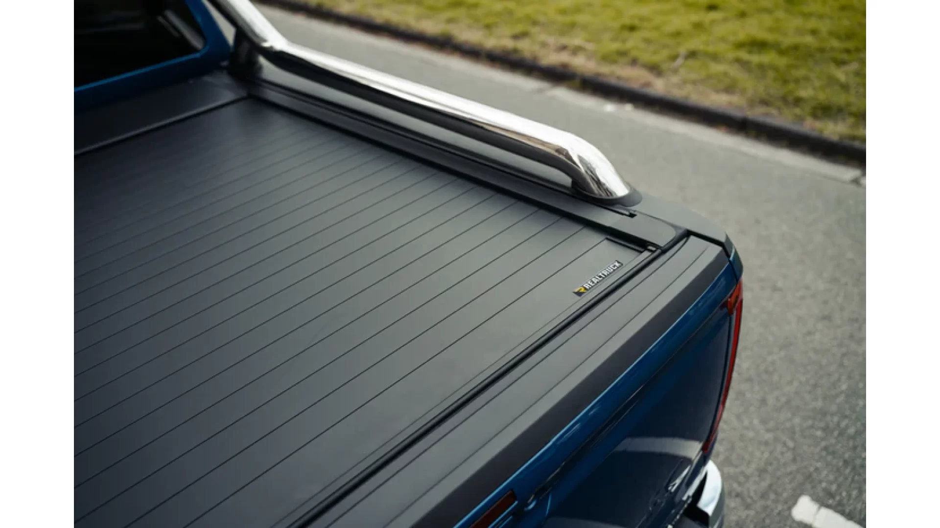 RealTruck EVOe Ford Ranger Next Generation Double Cab / 06/2022 - Onwards (Black) (EVOe FO10 HB02) - View 2