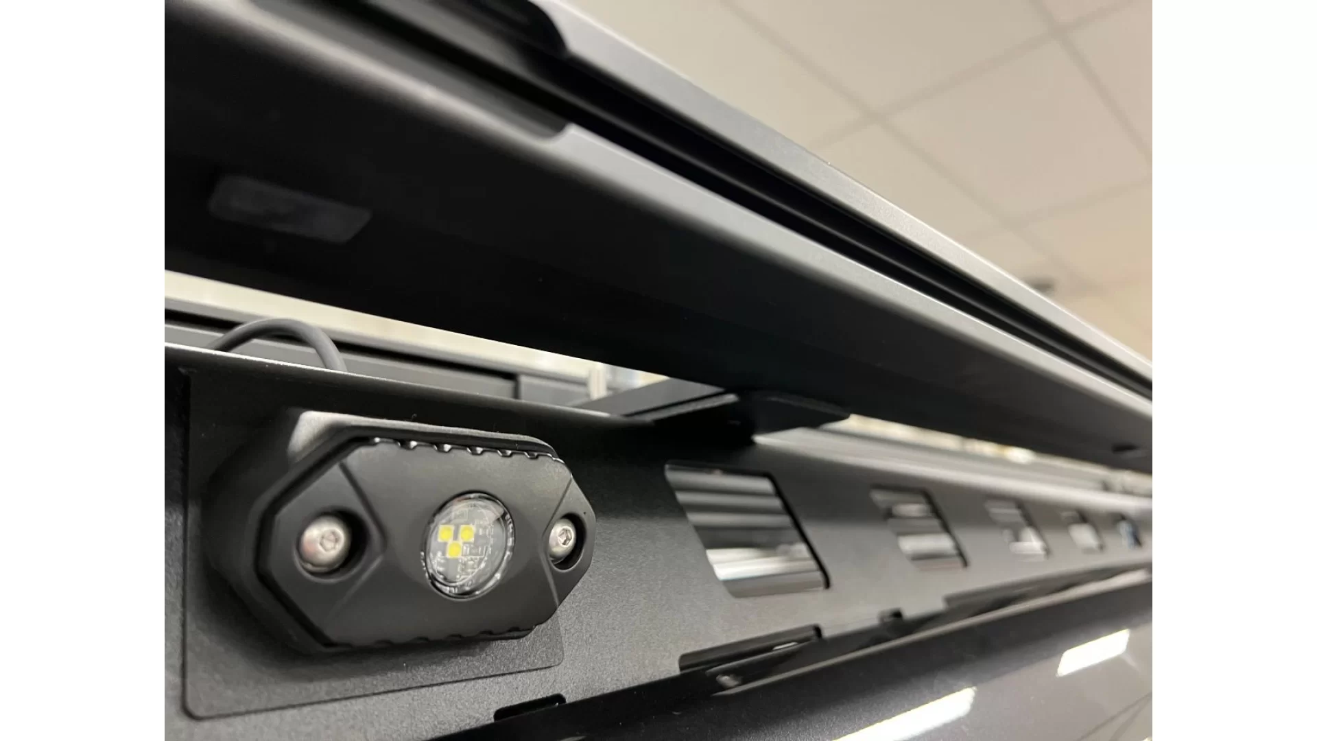 Rola Light and mounting plate suitable for Ridge Mounts - RMLED01